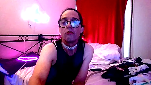 Snapshot of courtney1982 chatting on April 2026 11:13:02 PM courtney1982 online show from April 2026 11:13:02 PM