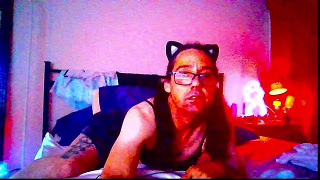 Snapshot of courtney1982 chatting on April 2026 04:30:01 PM courtney1982 online show from April 2026 04:30:01 PM