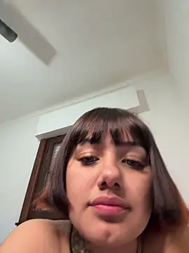 Abrildqquino online show from May 2026 11:45:02 PM