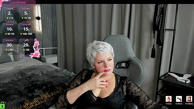 Linda Zef1r online show from May 2026 09:26:02 AM