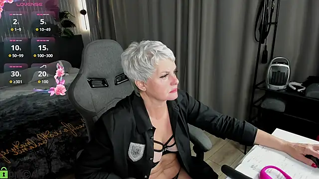Linda Zef1r online show from May 2026 09:26:02 AM