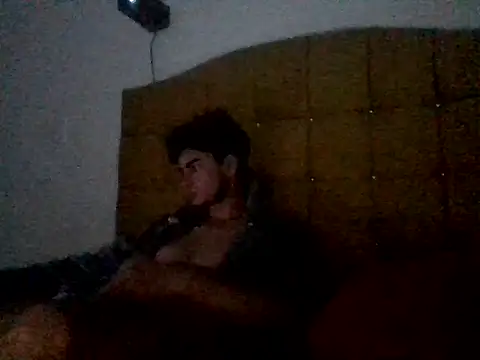 Snapshot of manulito260 chatting on July 2026 01:43:02 AM manulito260 online show from July 2026 01:43:02 AM