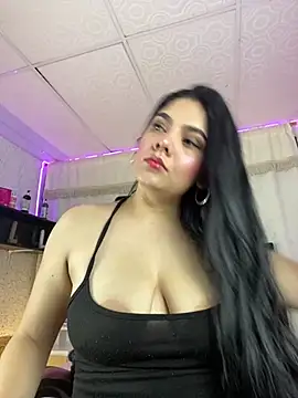 Snapshot of molly_bick chatting on April 2026 03:39:01 AM molly bick online show from April 2026 03:39:01 AM