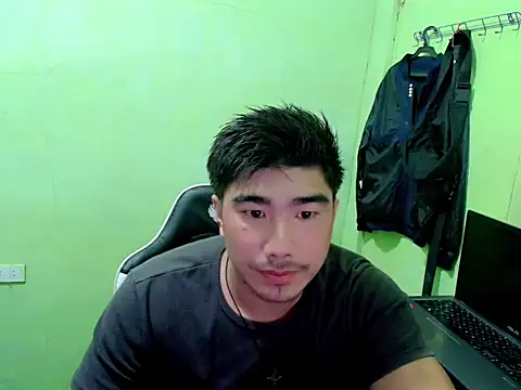 Hunkfireman online show from May 2026 11:57:01 PM