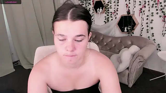 Kacey Love online show from July 2026 01:32:02 PM