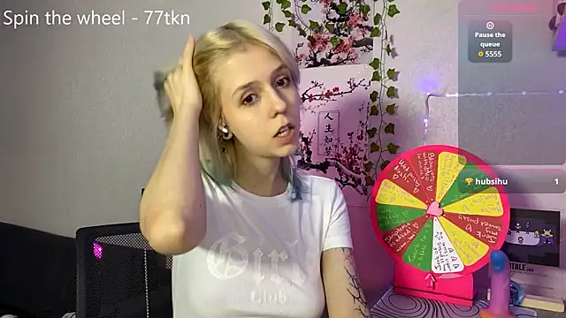 Snapshot of LunaBless chatting on May 2026 10:06:01 PM LunaBless online show from May 2026 10:06:01 PM