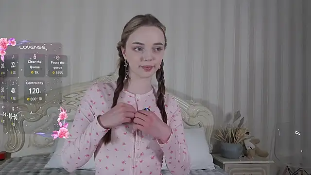 LianaGracee online show from June 2026 11:01:01 AM