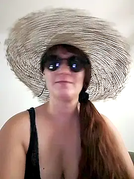 Maggie38 online show from July 2026 04:00:02 PM