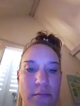 Maggie38 online show from August 2026 01:02:01 PM