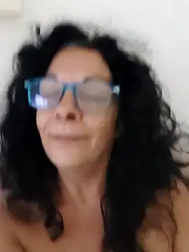 luly mariposa online show from May 2026 03:25:02 AM