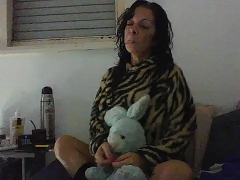 luly mariposa online show from May 2026 04:28:01 AM