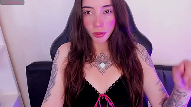 Snapshot of Cata_Jonees chatting on April 2026 07:15:02 PM Cata Jonees online show from April 2026 07:15:02 PM