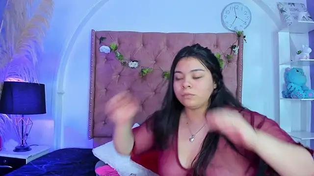 Snapshot of ROSELEI_ chatting on May 2026 03:57:01 AM ROSELEI online show from May 2026 03:57:01 AM