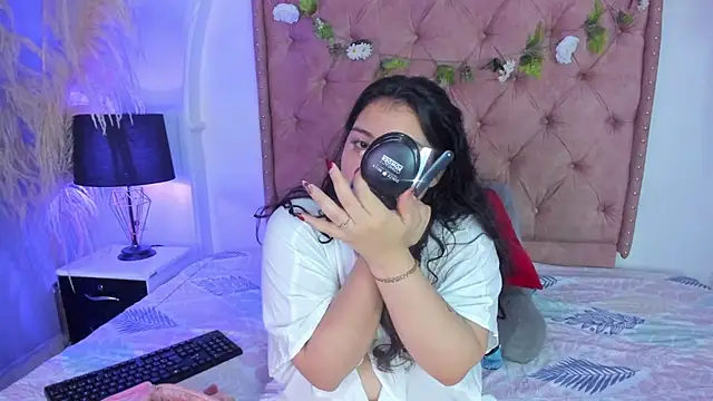 Snapshot of ROSELEI_ chatting on May 2026 04:31:02 AM ROSELEI online show from May 2026 04:31:02 AM