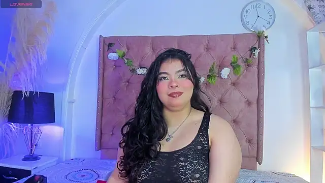 Snapshot of ROSELEI_ chatting on May 2026 08:22:01 AM ROSELEI online show from May 2026 08:22:01 AM