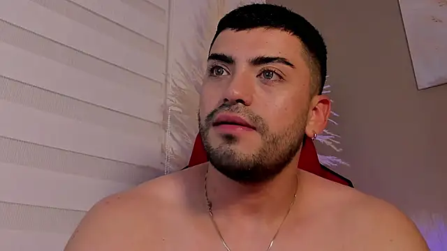Snapshot of Alexander_Diazz chatting on May 2026 12:18:01 AM Alexander Diazz online show from May 2026 12:18:01 AM
