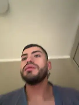 Snapshot of Alexander_Diazz chatting on May 2026 09:35:02 PM Alexander Diazz online show from May 2026 09:35:02 PM