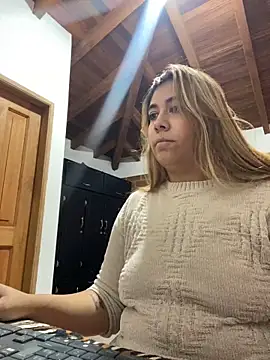  BellaSmith  online show from May 2026 11:43:01 PM