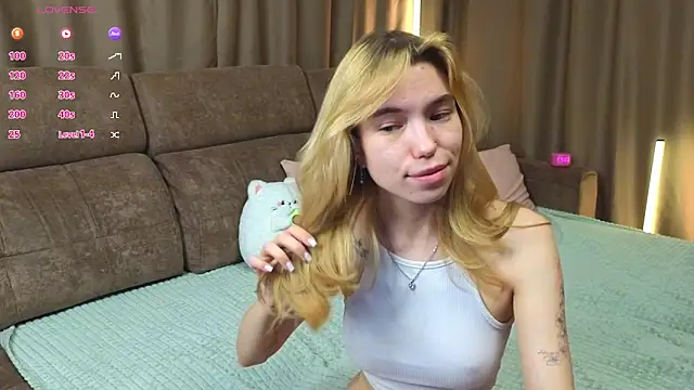 Snapshot of _capybara_0_0 chatting on May 2026 10:28:02 PM capybara 0 0 online show from May 2026 10:28:02 PM