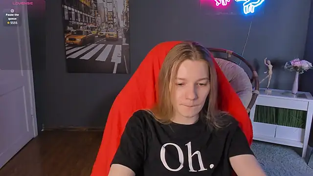 Snapshot of Vanessa___Lui chatting on April 2026 12:18:02 PM Vanessa Lui online show from April 2026 12:18:02 PM