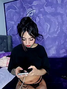 Rouxx 1 online show from May 2026 08:15:01 PM