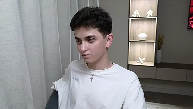 Snapshot of alexander_18_xxl chatting on June 2026 06:01:01 PM alexander 18 xxl online show from June 2026 06:01:01 PM