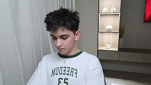 Snapshot of alexander_18_xxl chatting on June 2026 01:06:02 PM alexander 18 xxl online show from June 2026 01:06:02 PM