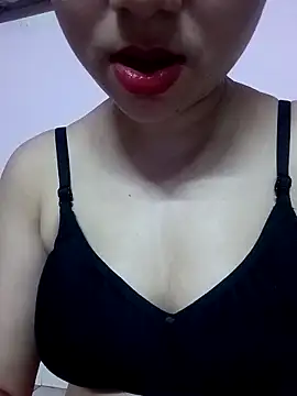 Snapshot of Hot_Soniya_08 chatting on May 2026 05:39:01 PM Hot Soniya 08 online show from May 2026 05:39:01 PM