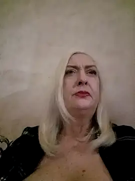 Julia20X online show from May 2026 06:23:02 PM