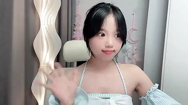 Snapshot of Xiaoqing00 chatting on May 2026 03:28:01 PM Xiaoqing00 online show from May 2026 03:28:01 PM