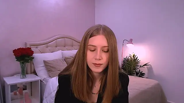 Snapshot of cheeky_chick chatting on April 2026 11:35:01 AM cheeky chick online show from April 2026 11:35:01 AM