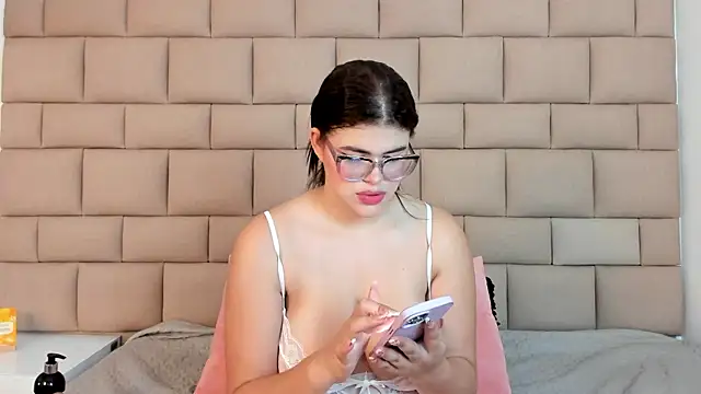 TifannyRosen online show from May 2026 12:43:02 PM