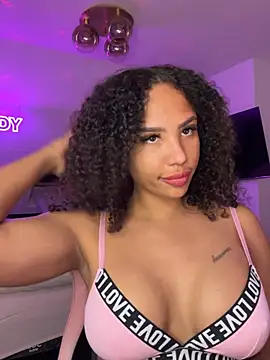 Snapshot of princessromyindy chatting on April 2026 08:56:01 PM princessromyindy online show from April 2026 08:56:01 PM