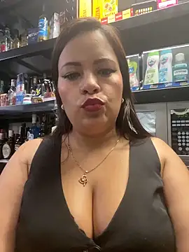 MIA ROSSEEE online show from May 2026 03:28:01 PM