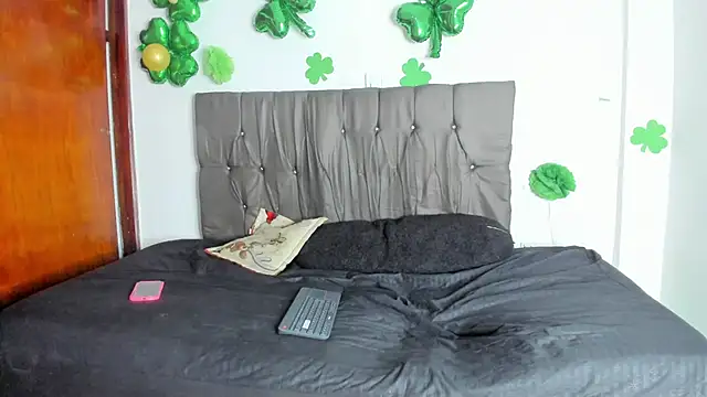 Snapshot of Mateo_and_Jose chatting on April 2026 08:00:02 PM Mateo and Jose online show from April 2026 08:00:02 PM