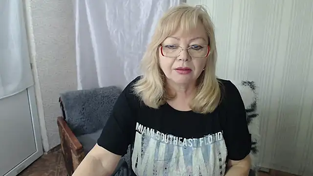 LavandaMay online show from April 2026 08:28:02 AM