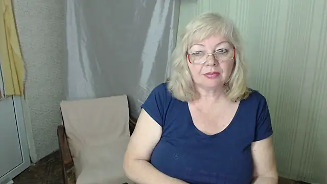 LavandaMay online show from May 2026 07:11:02 PM