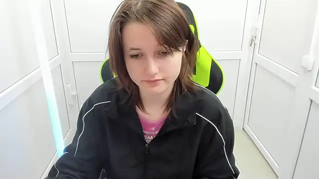 GoldenKiss online show from April 2026 07:00:01 AM