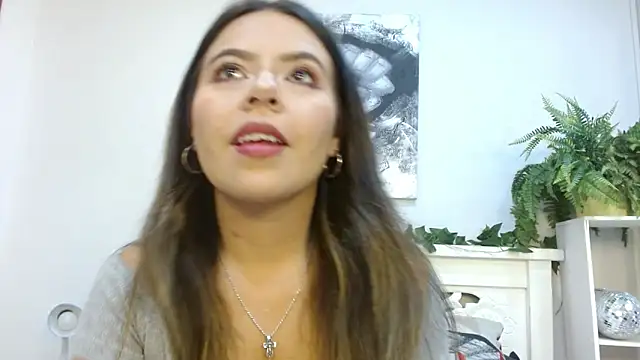 Snapshot of SalomeMartinez_ chatting on May 2026 03:39:01 PM SalomeMartinez online show from May 2026 03:39:01 PM