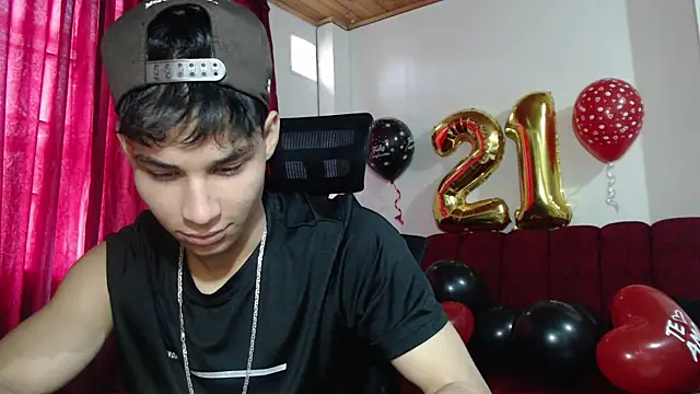 Snapshot of Marck-Pro chatting on June 2026 04:28:02 PM Marck-Pro online show from June 2026 04:28:02 PM