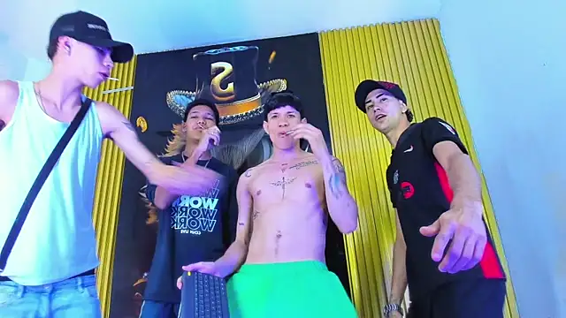 Snapshot of Gang_Members_xxx_ chatting on May 2026 03:55:02 AM Gang Members xxx online show from May 2026 03:55:02 AM