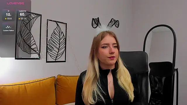 Snapshot of Liacandy_ chatting on May 2026 01:57:01 AM Liacandy online show from May 2026 01:57:01 AM