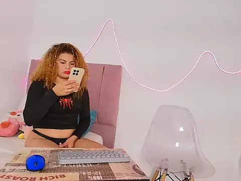 Snapshot of Michellblue chatting on May 2026 05:02:02 AM Michellblue online show from May 2026 05:02:02 AM