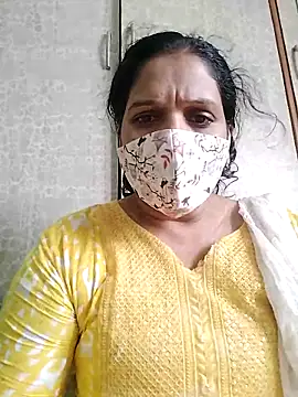 Snapshot of Monika_telugu_queen chatting on April 2026 09:19:01 AM Monika telugu queen online show from April 2026 09:19:01 AM