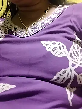 Snapshot of Monika_telugu_queen chatting on April 2026 01:28:01 PM Monika telugu queen online show from April 2026 01:28:01 PM