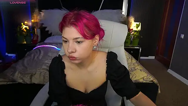 PinkyTrix online show from April 2026 12:41:01 PM