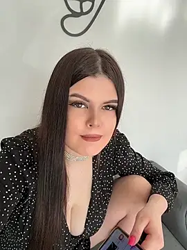 Snapshot of AmeliaBronze chatting on April 2026 02:04:02 AM AmeliaBronze online show from April 2026 02:04:02 AM