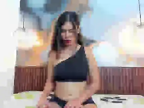 Vanessa Lune online show from May 2026 01:05:01 PM