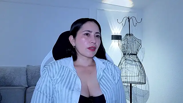 valeriavg online show from May 2026 11:28:01 AM