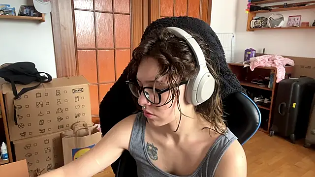 PillowPeachX online show from May 2026 08:34:01 AM